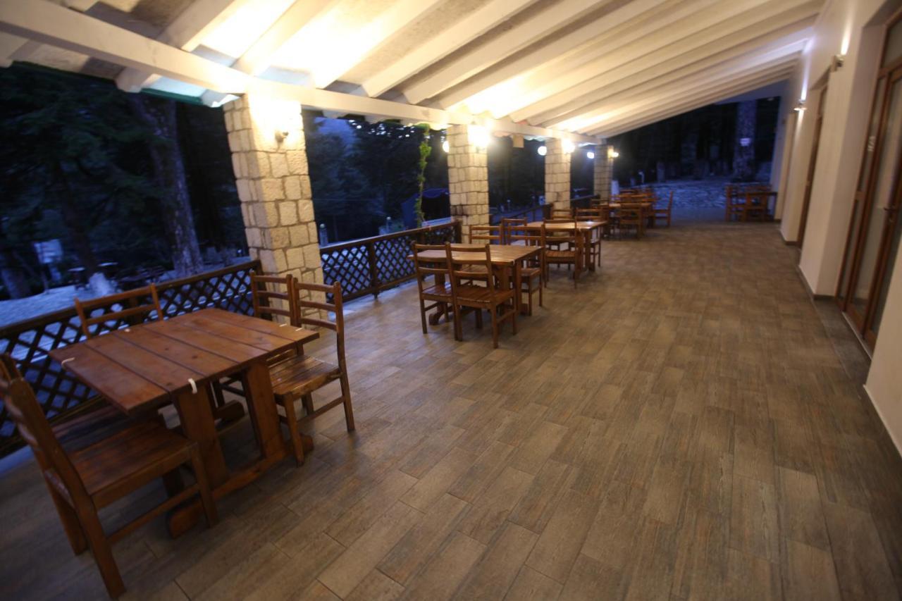 Bujtina Uji I Panjes, Log Cabins Dukat Экстерьер фото