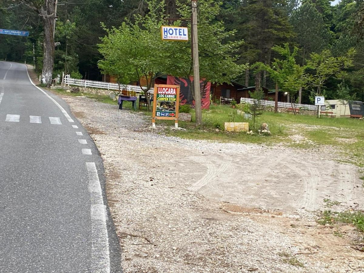 Bujtina Uji I Panjes, Log Cabins Dukat Экстерьер фото