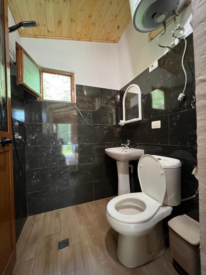 Bujtina Uji I Panjes, Log Cabins Dukat Экстерьер фото