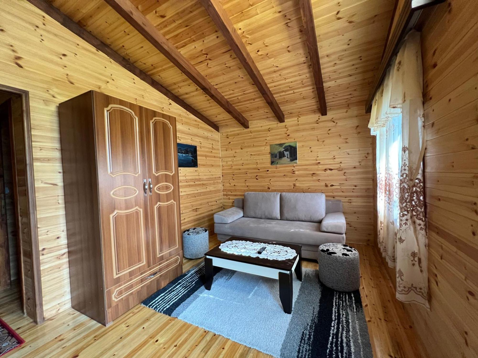 Bujtina Uji I Panjes, Log Cabins Dukat Экстерьер фото